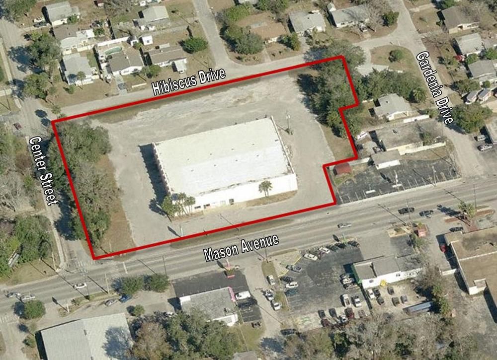 Freestanding Building on Lit Corner: 660 Mason Avenue, Daytona Beach, FL 32117